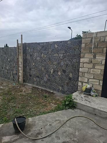 həyət gulu: Təbii qaya daşları – boz rəngli, yastı və çoxbucaqlı formalarda — 3