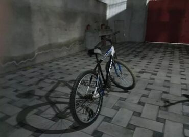 İdman və hobbi: Salam tecili satilir isteyen zeng vursun cox rahat velosipedi pedallar
