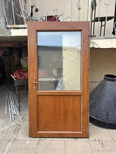 PVC qapı – ağac teksturalı, şüşəli model - Material: PVC profil, ağac