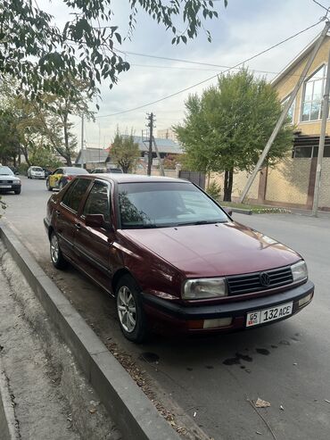 фольксваген vento: Volkswagen Vento: 1992 г., 1.8 л, Механика, Бензин, Седан