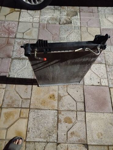Mitsubishi: Hundai ix 35 orginal radiator ideal vəziyyətdədi istəyən olsa şəhərin