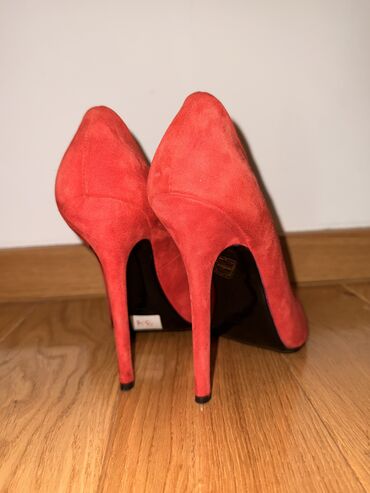 Ostale cipele: Roberto Botticelli Kozne cele original
Nove
39 br /25cm — 9