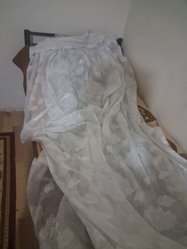 Pərdə və tüllər: 20 yə yaxın pərdə var, hamısını alana 50% endirim olacaq, cürbəcür — 14