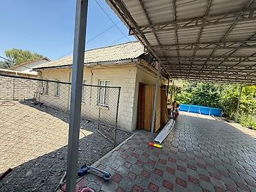 каркасный бассейин: Продается жилой дом с большим навесом и ухоженным двором. - — 3