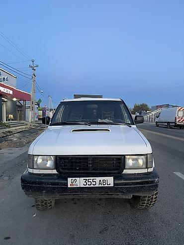 шиналар 15: Внедорожник 5‑дверный, белый цвет кузова. Просторный салон с двумя — 4