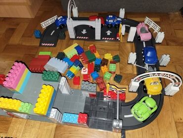 Igračke: Staza sa vozilimagradivim kockama — 2