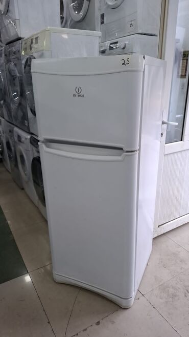 mini soyducu: İşlənmiş 2 qapılı Indesit Soyuducu Satılır, rəng - Ağ