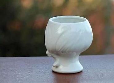 Stare vaze i dekor: Vintage Milk Glass Bela mlečna poculanska vaza Mid-century — 12