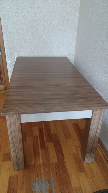 acilan stol: Qonaq masası, İşlənmiş, Açılan, Kvadrat masa