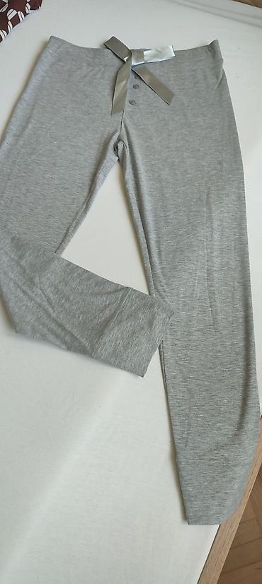 Ostale pantalone: Lot ženske odeće – pantalone/helanke (više modela i dezena) - Lagane — 12
