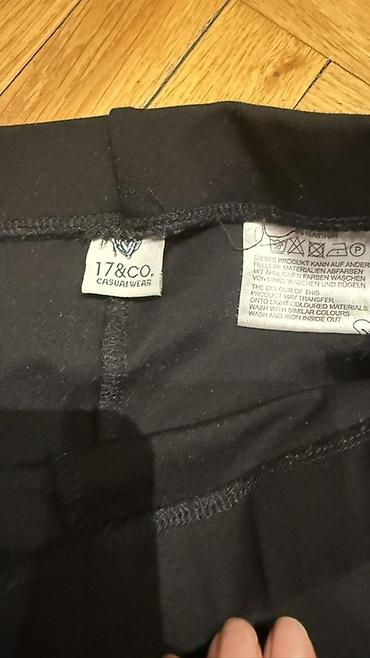 c: Crne ženske pantalone brenda 17&CO Casualwear, modernog i — 1