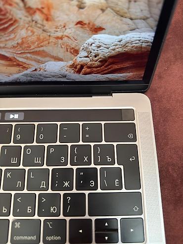 Apple MacBook: İşlənmiş Apple MacBook, 13.3 ", Apple M1, 256 GB — 5