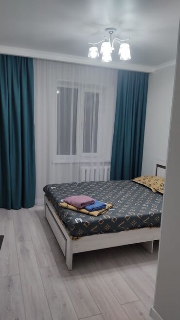 Посуточная аренда квартир: 3 комнаты, Душевая кабина, Постельное белье, Кондиционер — 4