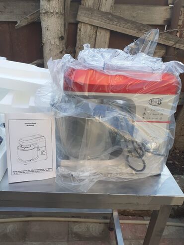 Divan və kreslo dəstləri: Mikser. 7 kiloluq. 3 başlıqlı. İşlənməyib. karopkadadır. Qiymət 350