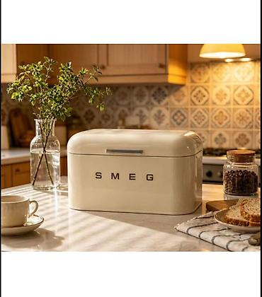 шкаф для хлеб: Хлебница SMEG с крышкой — стильный контейнер для хранения выпечки — 2