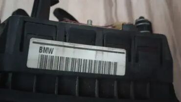 Auto delovi: Bmw volan 3 kraka u dobrom stanju popustio konac u gornjem delu — 13