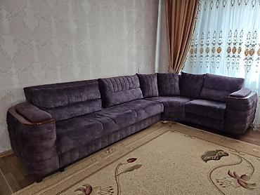 Bənövşəyi rəngdə L formalı künc divanı - Dərin, bənövşəyi tonlu