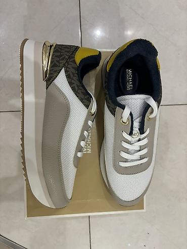 Кроссовки и спортивная обувь: Michael Kors qadın idman ayaqqabısı - Model: MK loqo detallı — 2