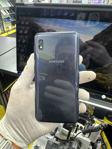 samsung b5702 duos: Samsung A10, 32 GB, rəng - Göy, Sensor, İki sim kartlı