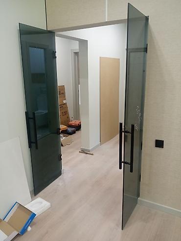 Перегородки на заказ: На заказ Цельностеклянная перегородка, Бесплатный замер, Бесплатная доставка, Бесплатная установка — 24