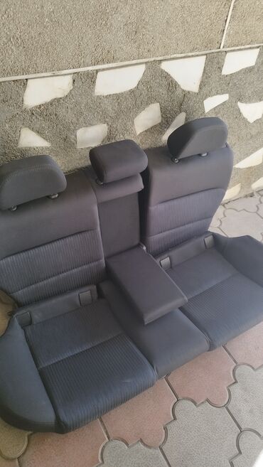 сиденья на субару: Заднее сиденье, Ткань, текстиль, Subaru Оригинал