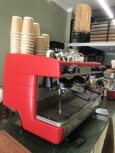 Kofe aparatları: Satılır tədbirlər, coffee shop, restoran üçün ideal seçim həcimli
