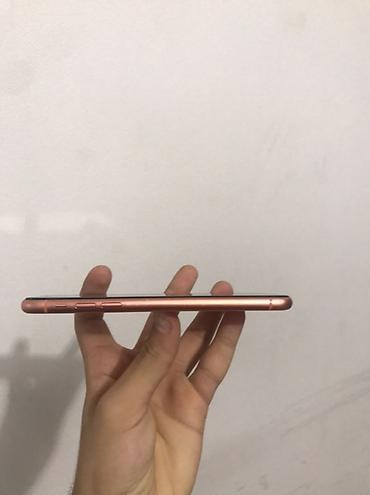 1 saat limitsiz internet: IPhone Xr, 128 GB, Mərcanı, Face ID — 5
