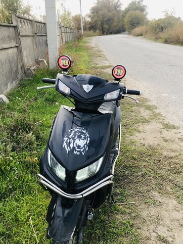 мапет скутер: Макси-скутер M8, 150 куб. см, Бензин, Б/у