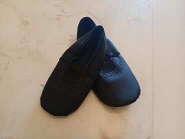 ağ kedlər: Rəqs üçün babetlər ağ və qara rəngi var