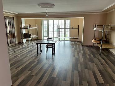 Аренда помещений свободного назначения: ПРОДАЕТСЯ 3-х этажный дом Район: Жиделик Площадь: 600 кв.м Участок: 10 — 3