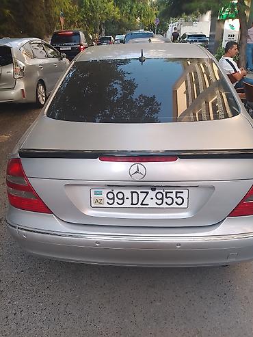 w211 radiator: Mercedes-Benz E-Class sedan (W211), gümüşü rəng. - Kuzov: 4 qapılı — 8