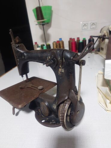 Qədim tikiş maşınları: Məhsul: Singer markalı mexaniki tikiş maşını (koleksiya üçün nadir — 7