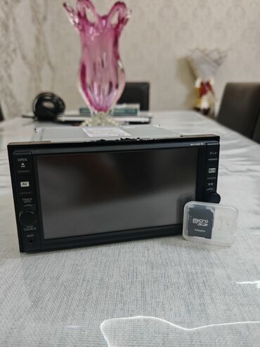 автомобиль фольксваген поло: İdeal vəzyətdədi sd kart üsdündə verilir ENDİRİM olunacaq!!