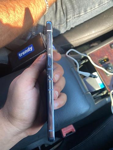 z flip 6 ekran: Samsung Galaxy Z Flip 4, 256 GB, rəng - Bənövşəyi, Barmaq izi — 9