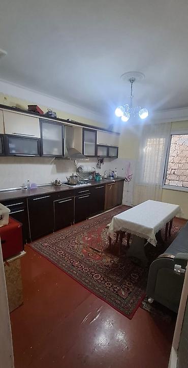 hovsan kupcali heyet evi: Qaraçuxur qəs. 5 otaqlı, 160 kv. m — 3