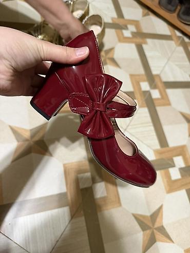 armani часы: Новые женские туфли (2 пары) Каждая пара стоит 700 сомов. Заказывали — 1