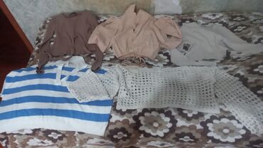 qadin ucun koynekler: Her biri 5 manat. Yeni kimi