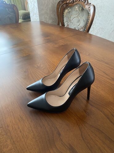 Босоножки, сандалии, шлепанцы: Туфли, Nine West, Размер: 36, цвет - Черный, Б/у