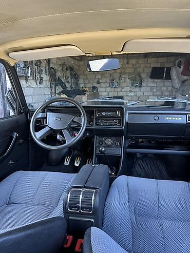 фольксваген тигуан л с: Lada (Rusiya istehsalı) sedan - Kuzov: 4 qapılı sedan, gümüşü rəng - — 1