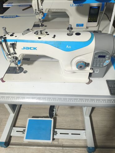 швейные машыны: Тигүүчү машина Jack, Компьютерлештирилген, Автомат