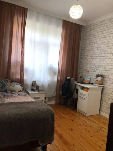 Köhnə tikili: Bakı, Qaraçuxur qəs., 5 otaqlı, Köhnə tikili, 110 kv. m — 5