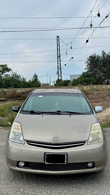 Toyota: Toyota Prius: 1.5 л | Хэтчбэк — 3