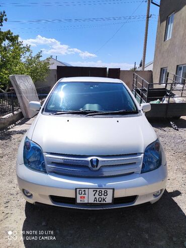 Toyota: Toyota ist: 2004 г., 1.3 л, Автомат, Бензин