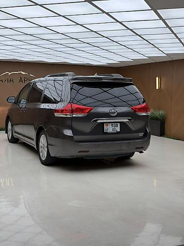 автомат минивэн: Toyota Sienna: 2012 г., 3.5 л, Автомат, Бензин, Минивэн — 3