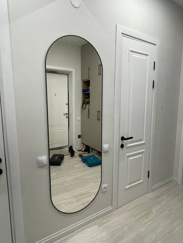 зеркало на колесиках: Зеркало в органической (волнообразной) форме - Современный дизайн без