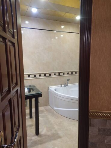 Uzunmüddətli kirayə mənzillər: Gənclik metrosunun yaxınlığında baki saglamliq mərkəzinə yaxın 18 — 17