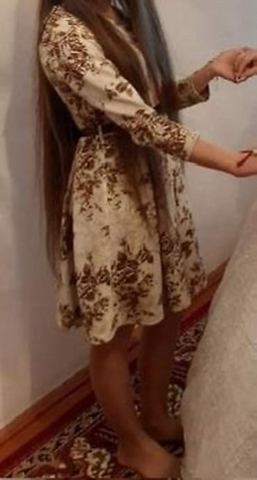 zerli donlar: Qadın paltarı – krem rəngli, qəhvəyi floral naxışlı - Model: beldən — 1