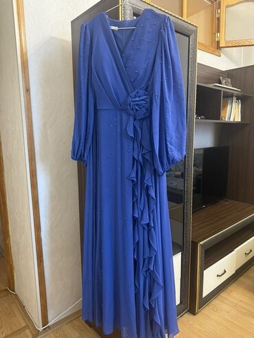 Digər qadın geyimləri: Ziyafət donu, Maksi