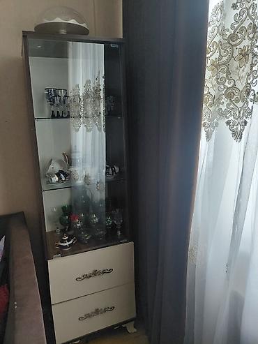 Тумбы: Qonaq otağı üçün vitrin və bufet dəsti - Tərkib: 3 hissədən ibarət — 3