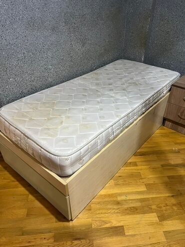 tek yataq carpayi: Односпальная кровать